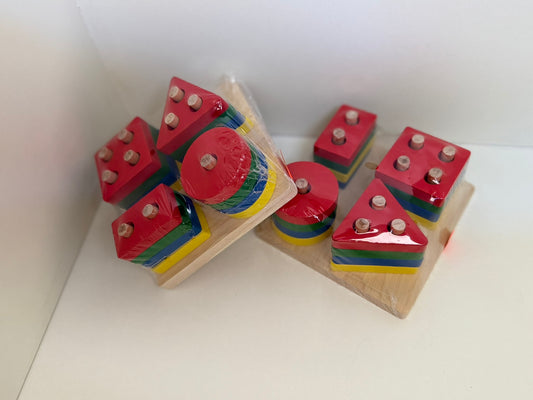 Juego de Encaje de Madera con Figuras Geométricas