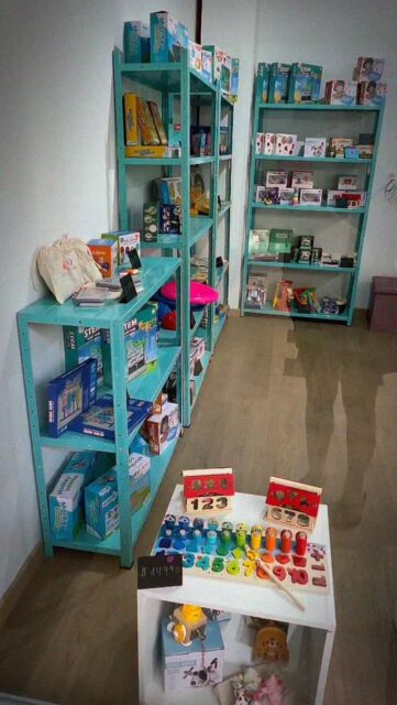 🚨✨ ¡Este lugar te va a encantar!
Si estás buscando un regalo distinto, educativo y que realmente mantenga a los niños entretenidos… acá lo encuentras TODO 🧠🎨
Nuestros juguetes no solo son lindos 💛
👉 estimulan habilidades
👉 fomentan la creatividad
👉 y aseguran horas de juego real (sin pantallas 🙌)
📍 Ven a visitarnos y descubre tu favorito

🎁 Tenemos opciones para todas las edades

💬 Escríbenos por DM y te ayudamos a elegir el regalo perfecto

✨ Guarda este video para tu próxima compra
#JuguetesEducativos #RegalosParaNiños #AprenderJugando #JuguetesDidacticos #MamasChile DatosSantiago PanoramasNiños CompraConSentido