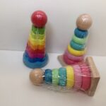 Torre Apilable de Madera – Juguete Didáctico de Colores y Tamaños 🧩🌈